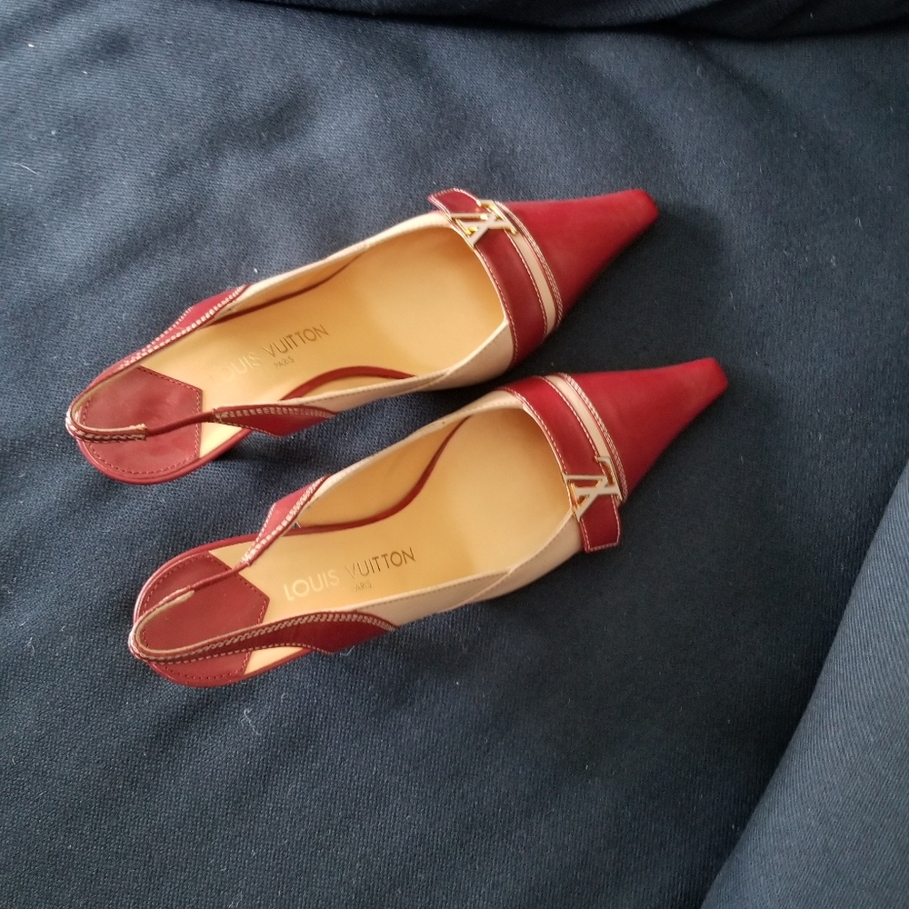 Louis Vuitton pumps NWOT - Picture 1 of 5